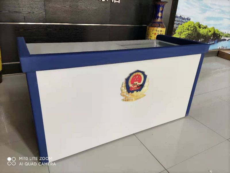 审讯桌